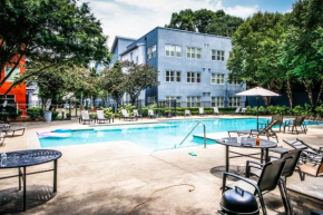 Lovely beautiful unit with pool.